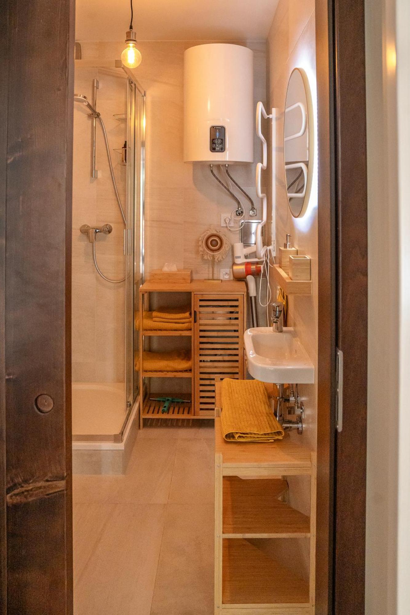 Apartman Spaleny Mlyn Lisnice Buitenkant foto